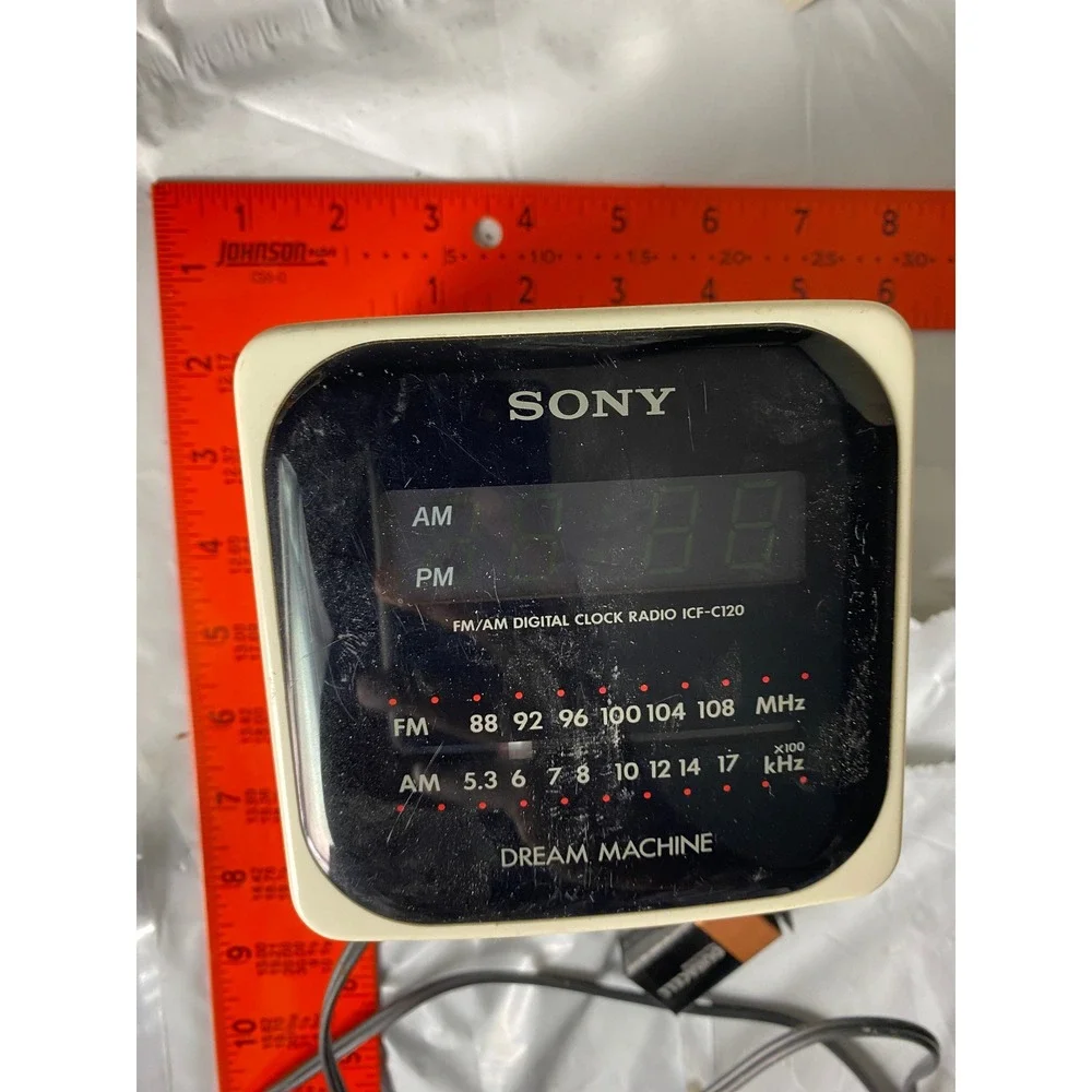 Vintage Sony Dream Machine ICF-C120 AM/FM Digital Alarm Clock Radio Cream Tested